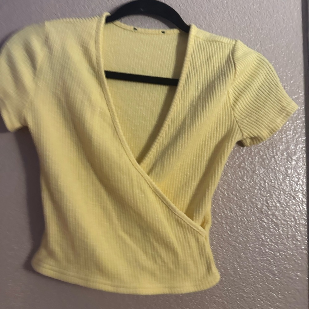 Cross over v-neck